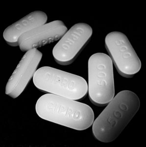 Ciprofloxacin tablets. Photo credit: Wikimedia commons.